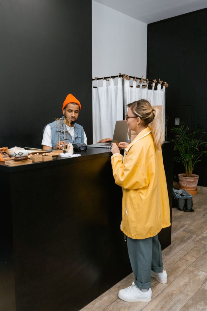 Gathering Insights: The Role of Customer Reviews in Crafting Memorable Loyalty Program Experiences